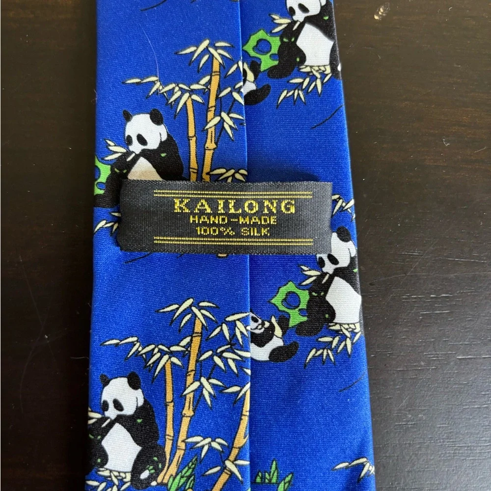 Kai Long Men's Necktie Classic Style Silk Pandas Multicolor 4 inches x 58 inches